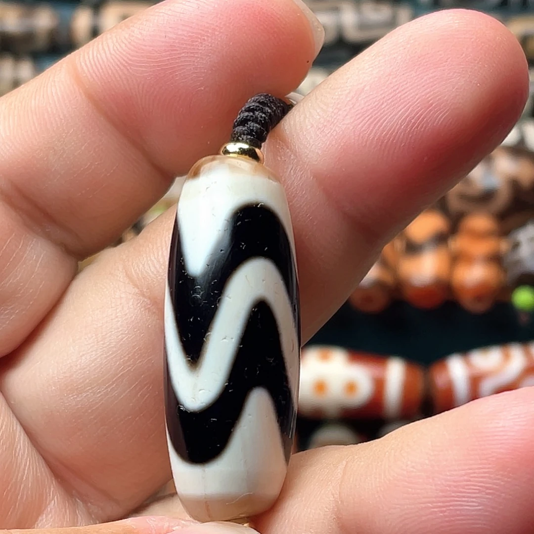 玛瑙/玉髓未镶嵌颈饰朱砂水纹