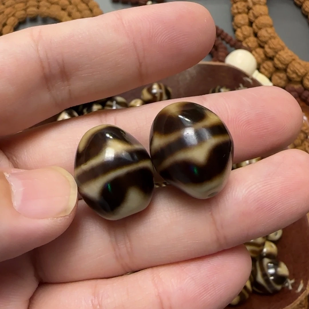 白玉菩提把件克*克22×18达洛双牙×2