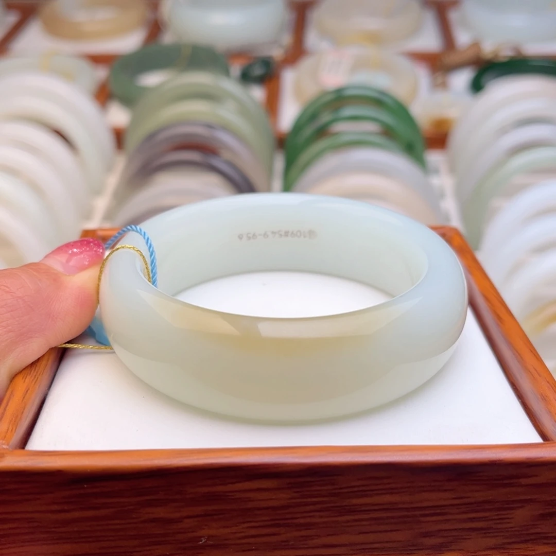 和田玉未镶嵌手镯54.9