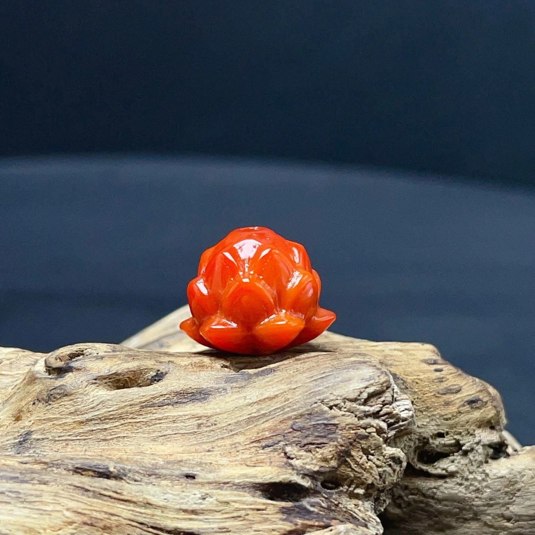 【小杨总珠宝】Y8902天然柿子红精工雕莲花坐莲  约11*13.5mm