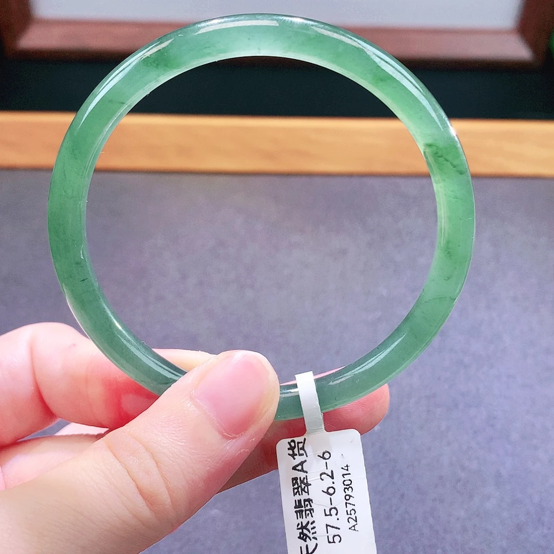 未镶嵌手镯翡翠天然翡翠