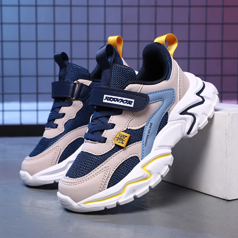 中大童运动鞋轻便小学生2024新款网面跑步春季男童软底透气鞋