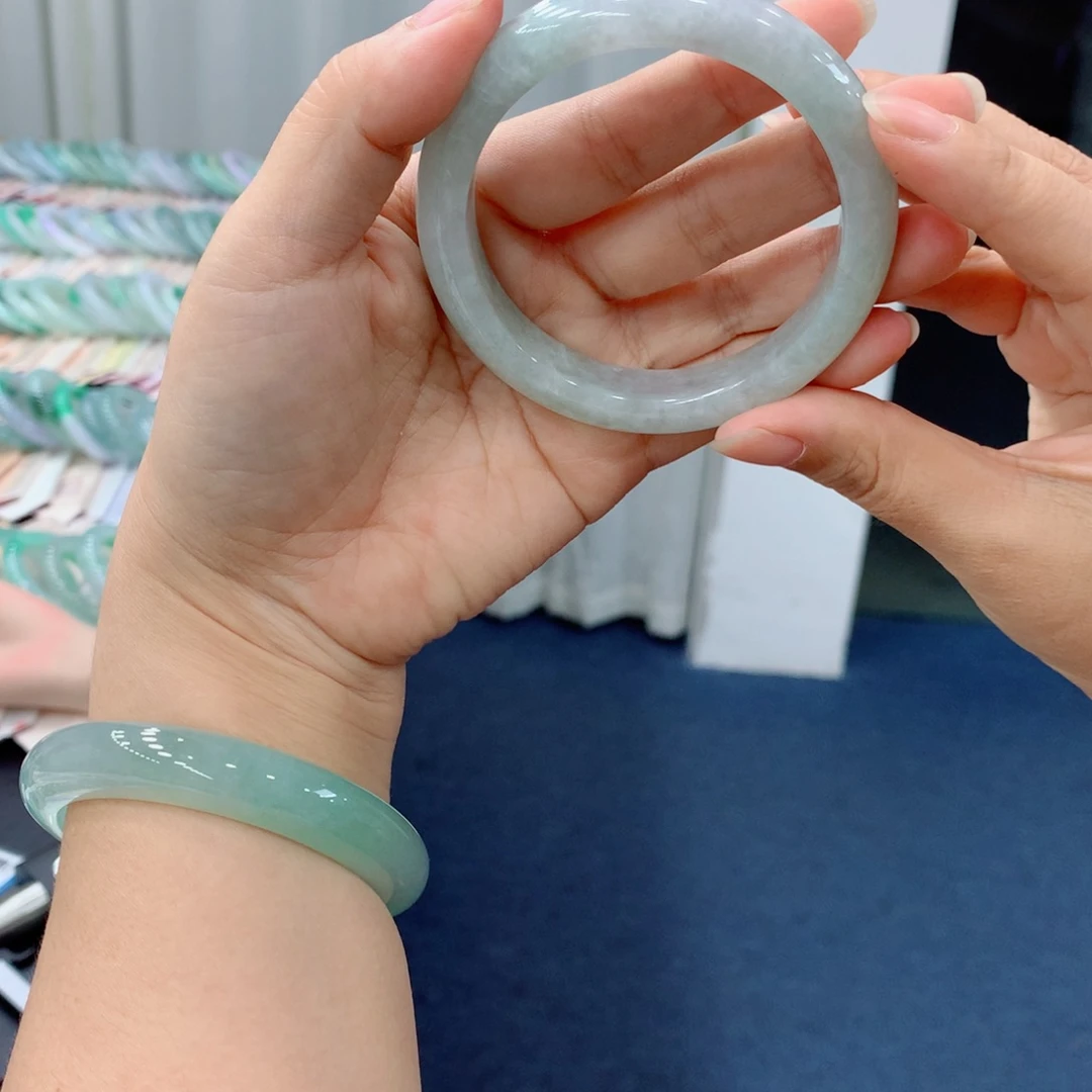 &***子翡翠未镶嵌手镯买断