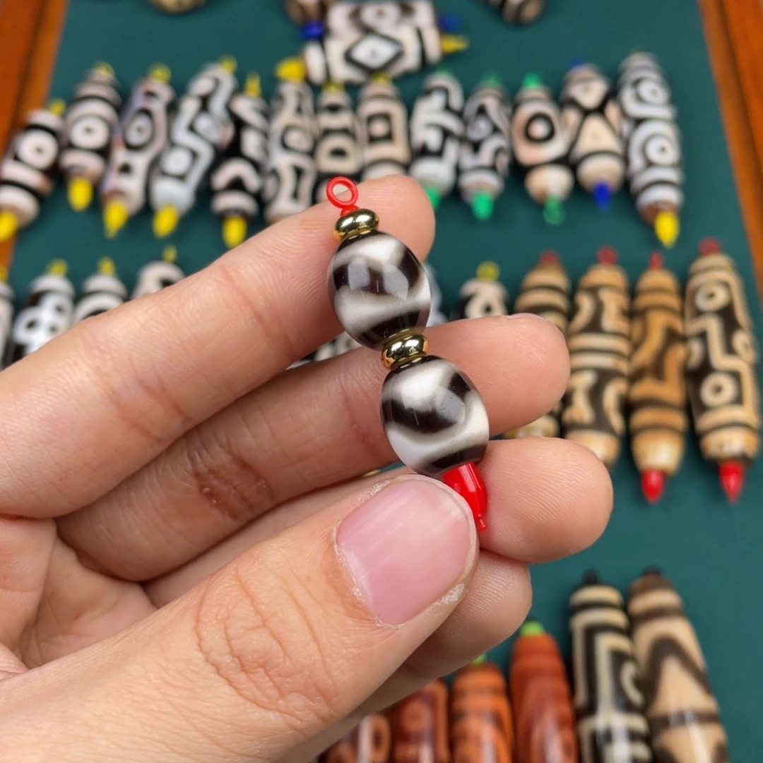 玛瑙/玉髓裸珠虎牙