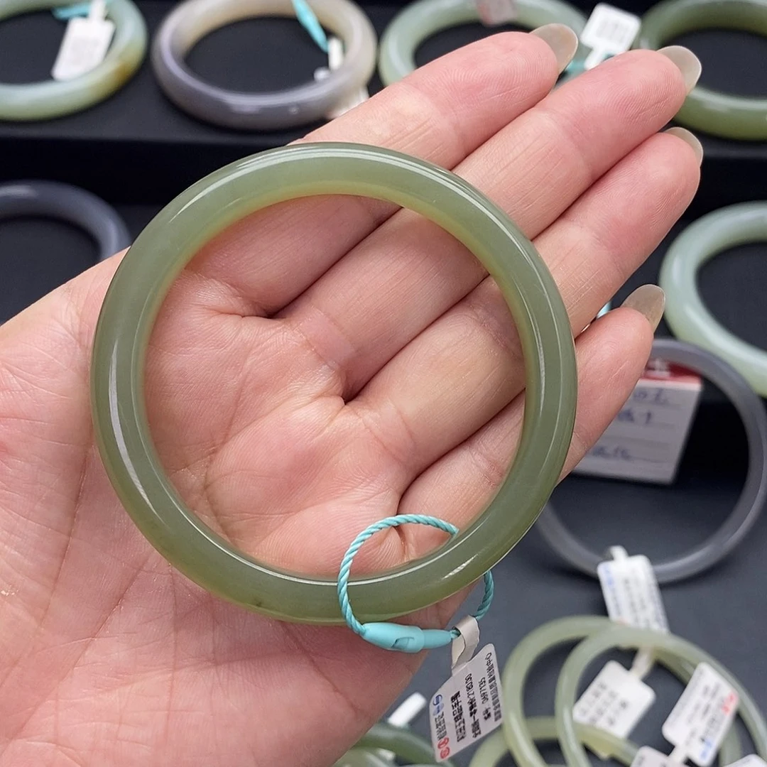 和田玉手镯未镶嵌54.55