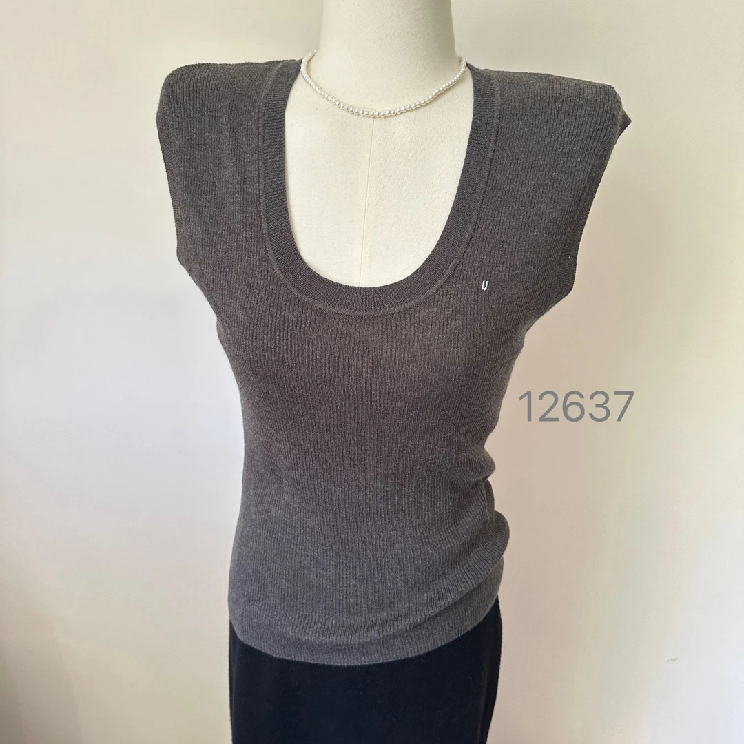 12637（部分无水洗唛，介意慎拍）SANFAN新款U领刺绣背心