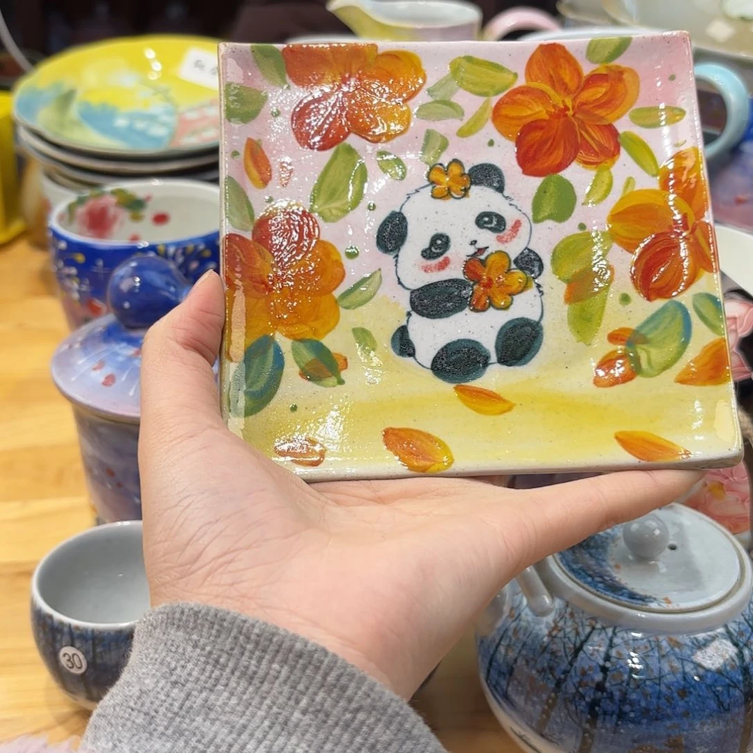 瓷片兔盖茨，兔兔好