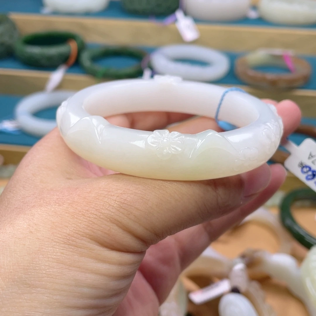 和田玉手镯未镶嵌35