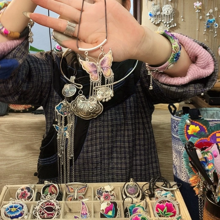 花岗石铁合金吊坠