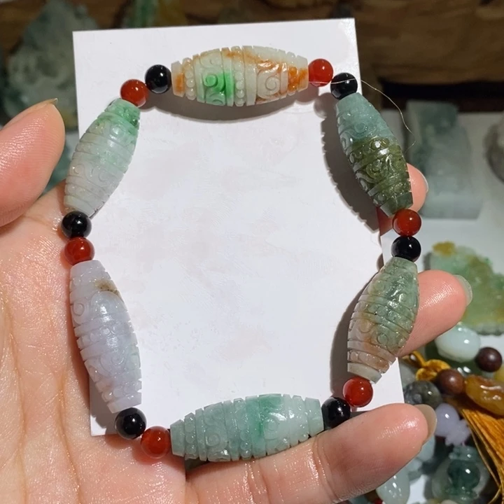 佳****定制翡翠未镶嵌毛货