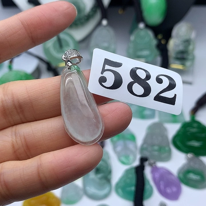 翡翠未镶嵌吊坠(赠链)