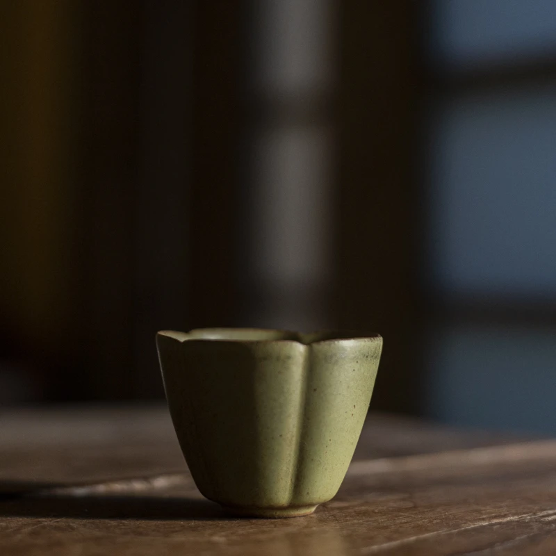 【遇见】青苔五瓣杯陶瓷家用菊瓣复古主人杯品茗杯（Q0701）