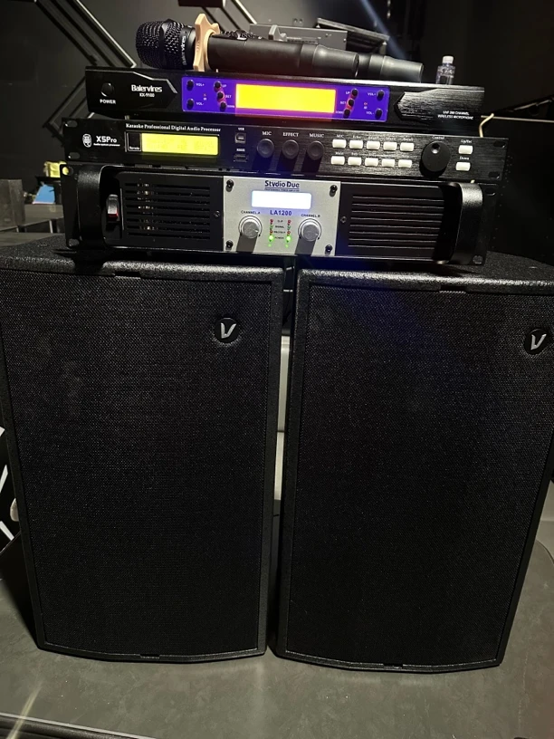 95新  不包邮 12寸法国V牌四件套➕点歌➕机柜