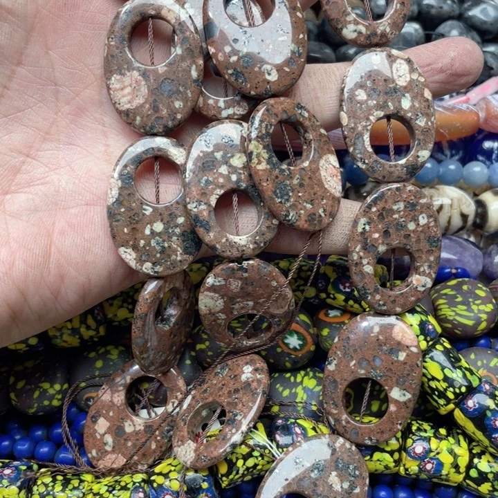 玛瑙/玉髓合金珠宝半成品一条25x35m梅花玉吊坠