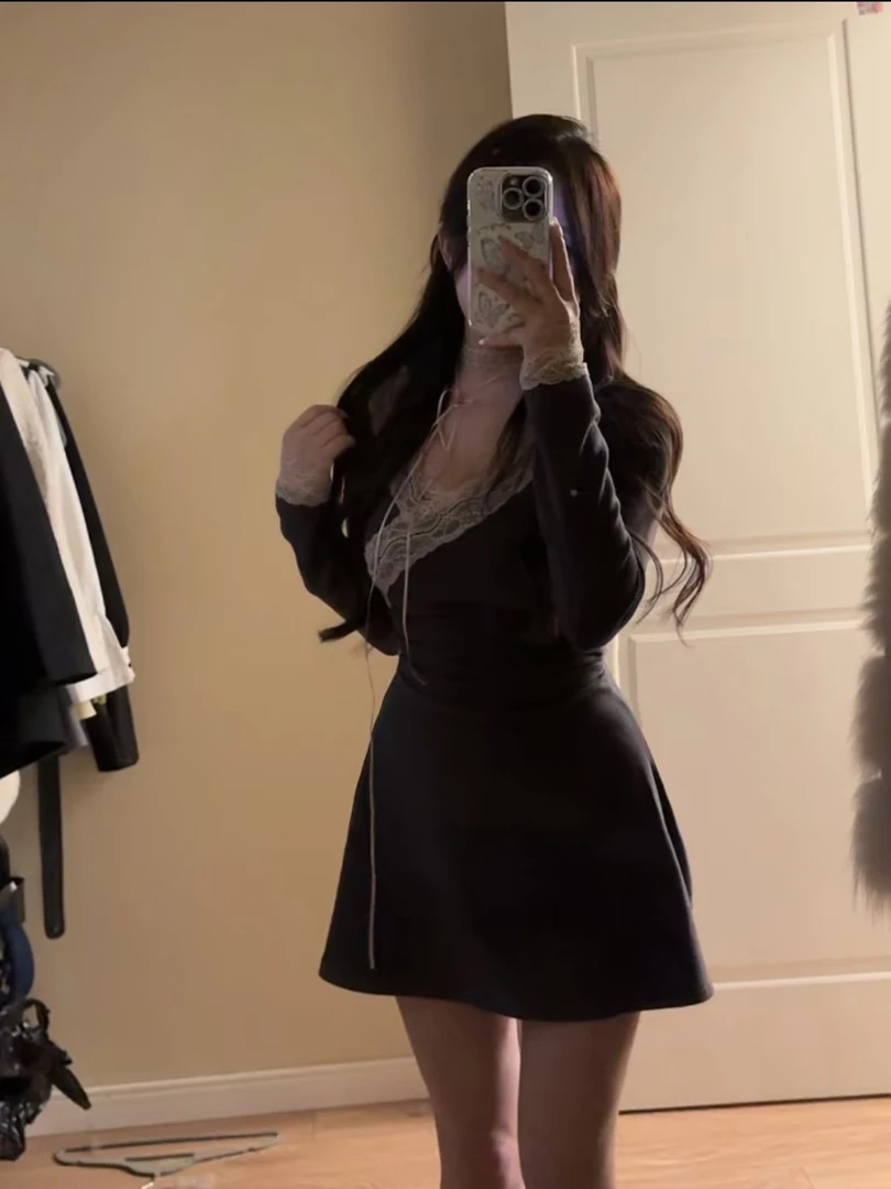 陈江铃小个子自制法式纯欲蕾丝拼接v领打底裙内搭修身针织短裙