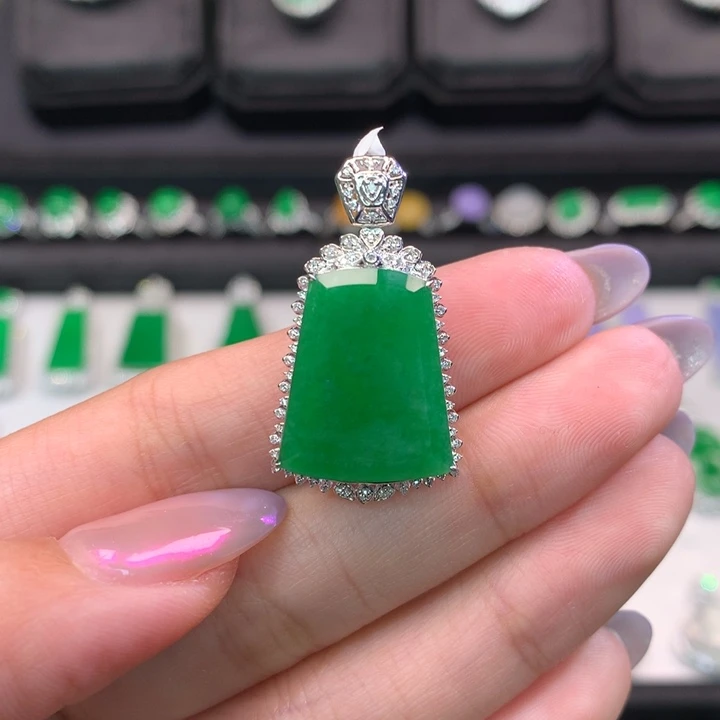 翡翠吊坠(不含链)18K金镶嵌