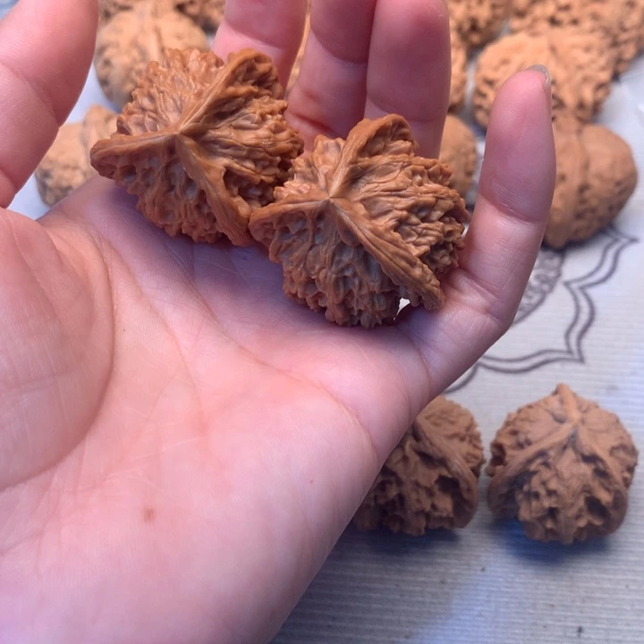 大***鱼把件文玩核桃盘山三棱