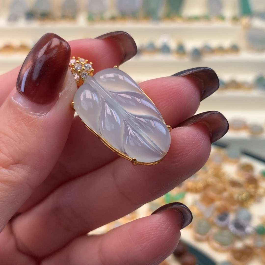 翡翠银S925镶嵌颈饰叶子