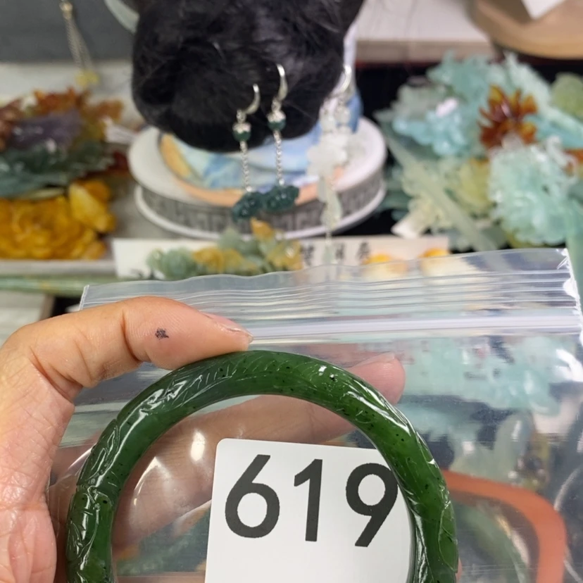 【闪购商品】和田玉手镯未镶嵌魈****！