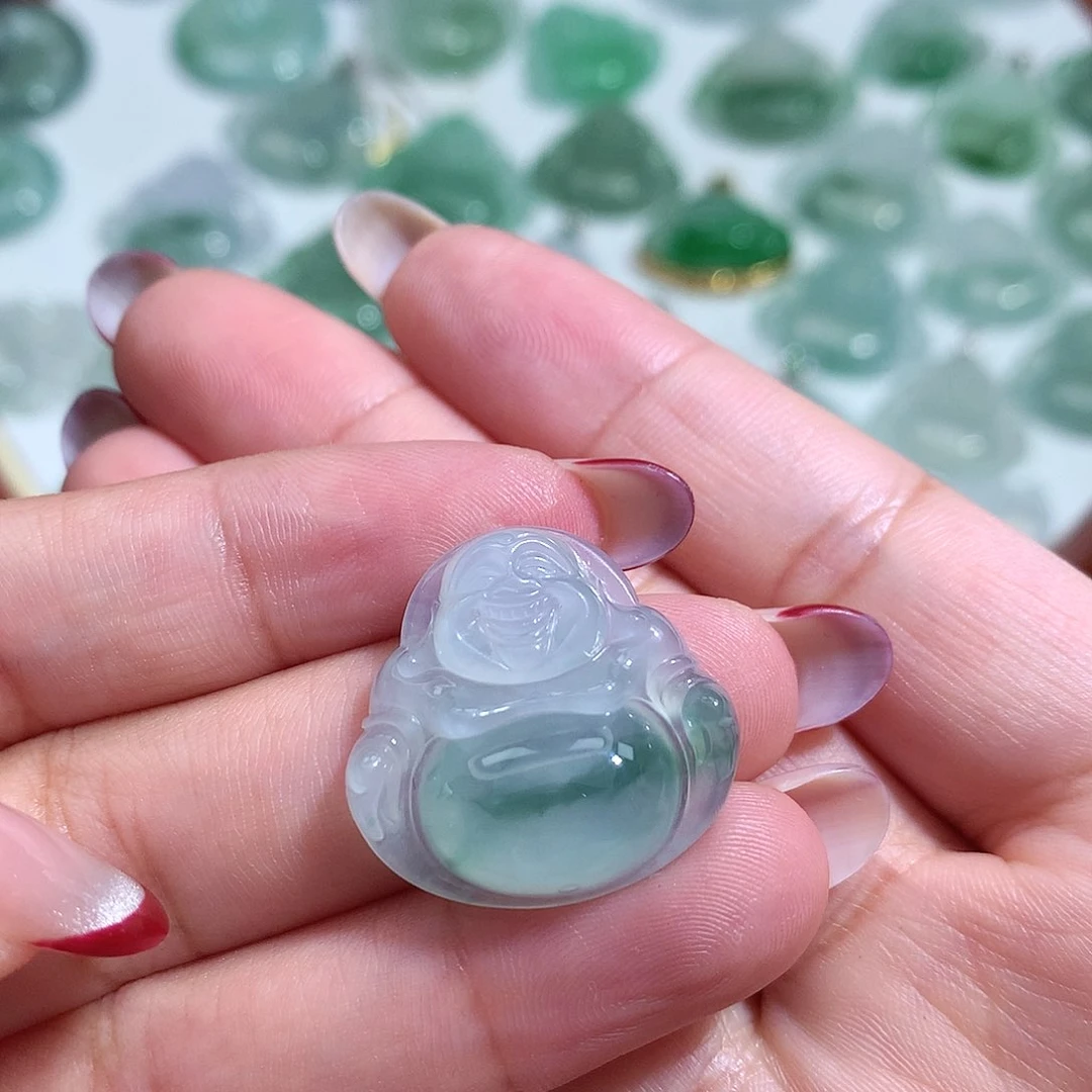 翡翠未镶嵌颈饰佛公