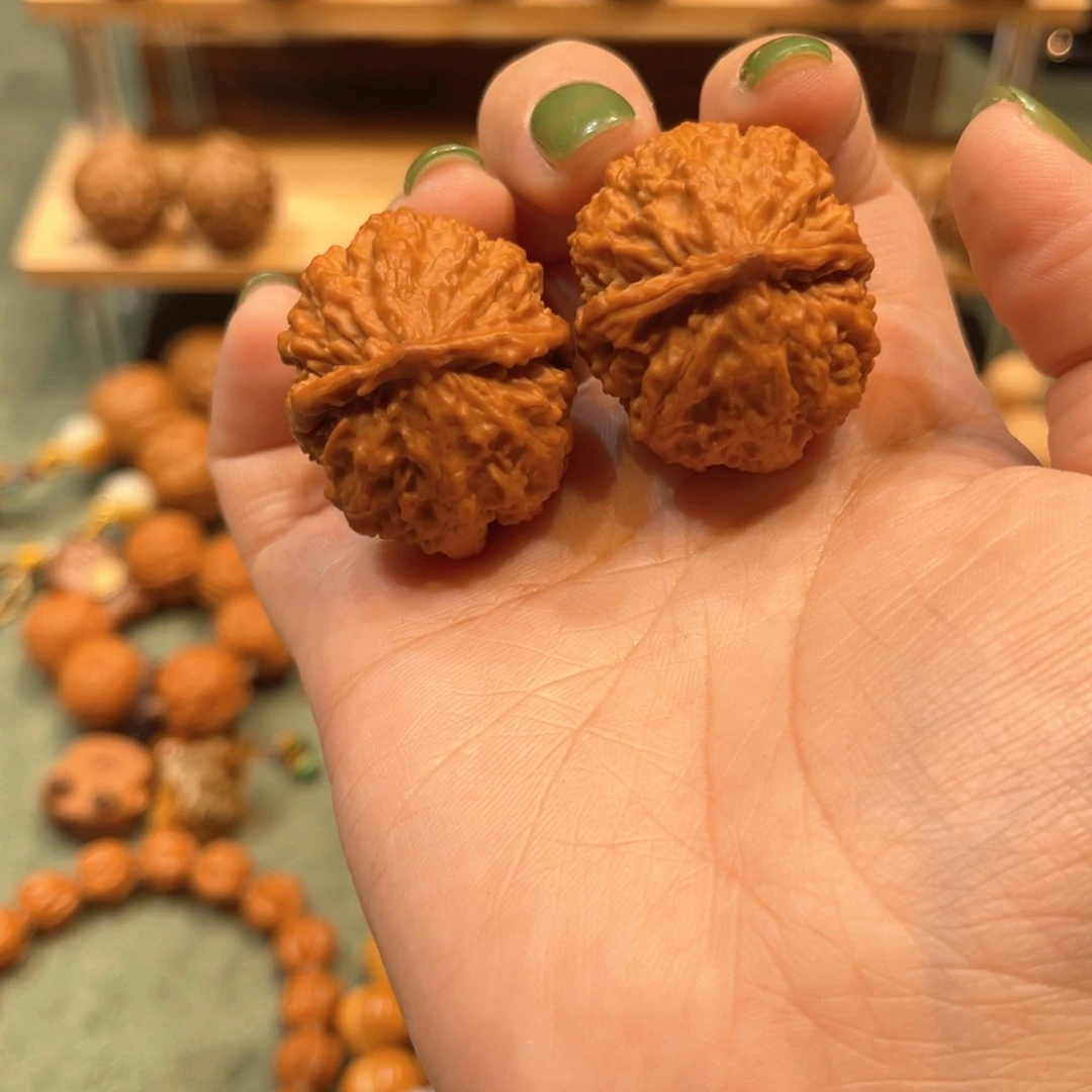 文玩核桃把件桃心将军肚