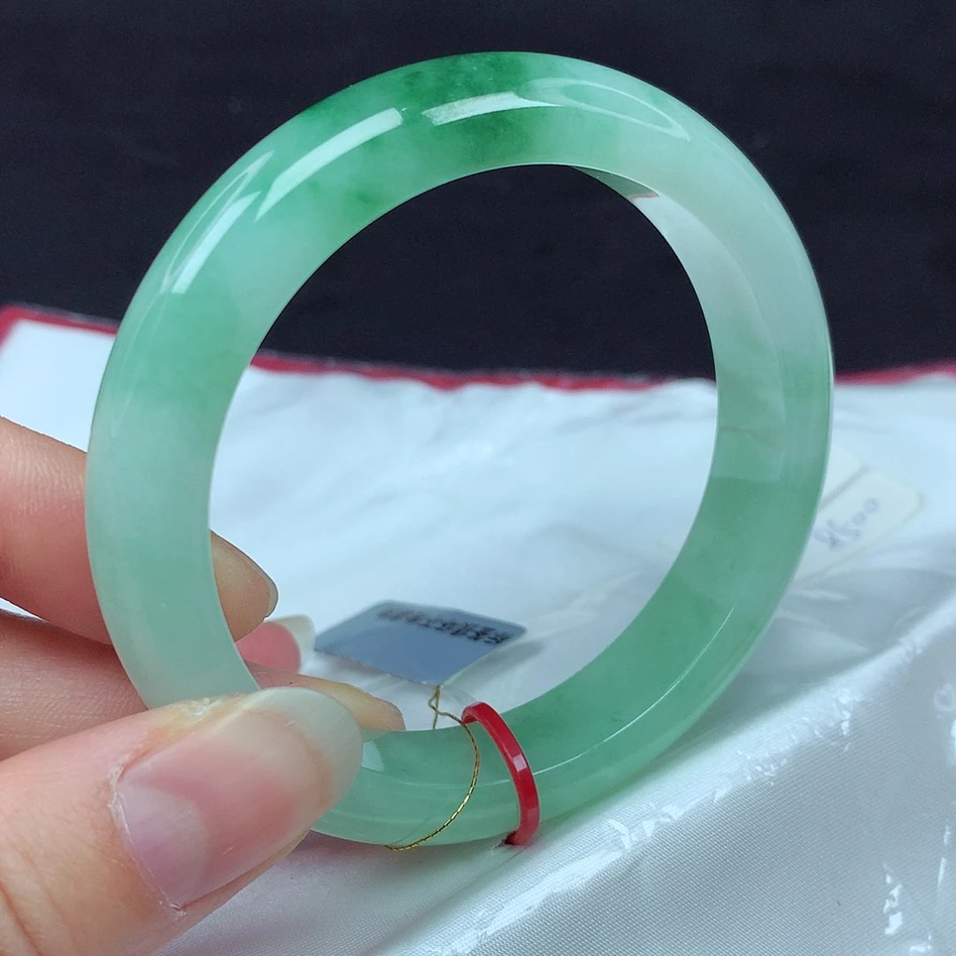 翡翠手镯未镶嵌57圈630