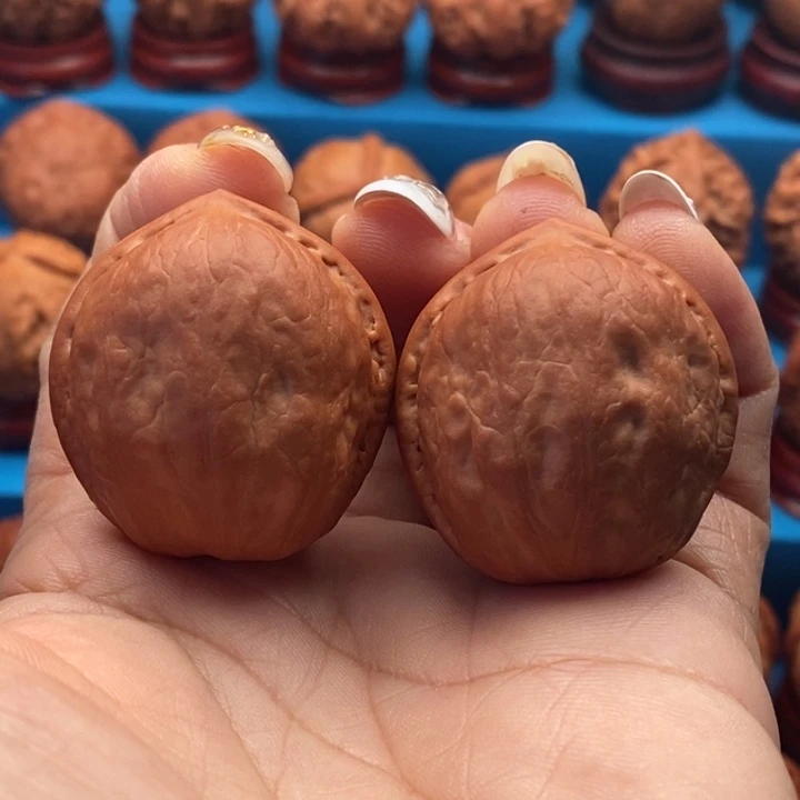 核桃精品文玩核桃手捻寿桃