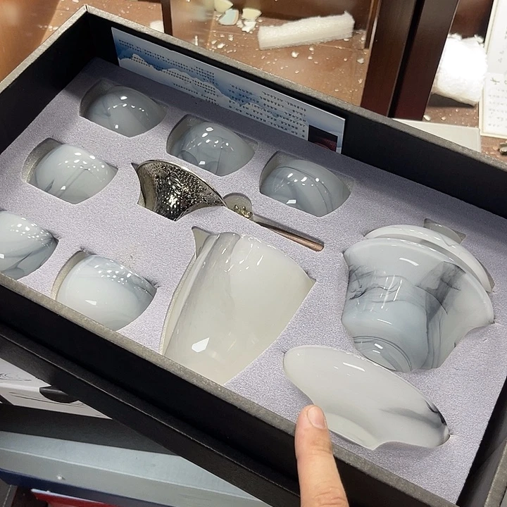 孤品茶具套装等。