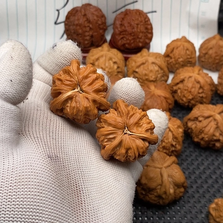 王***鑫核桃把件拼接福利不退不换72