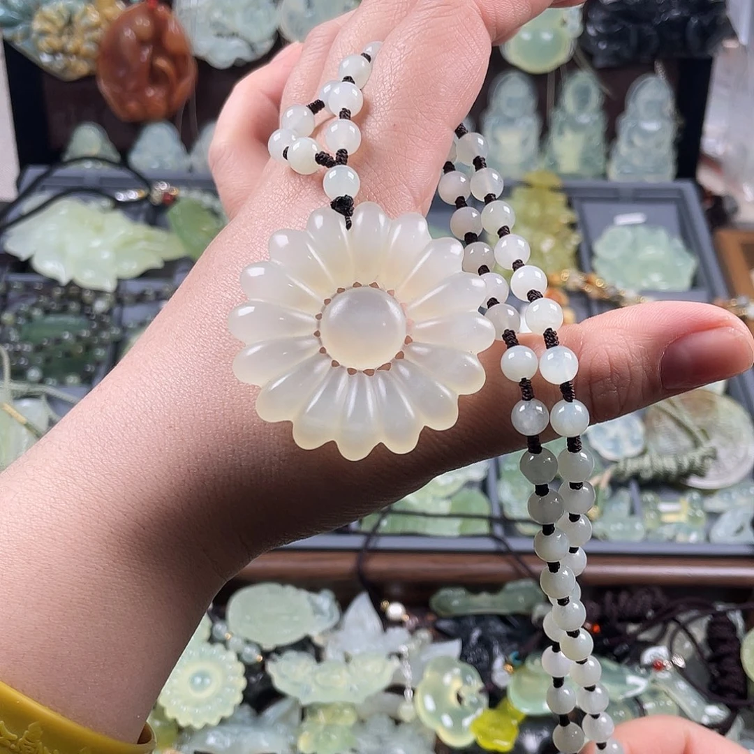 岫玉未镶嵌吊坠(赠链)