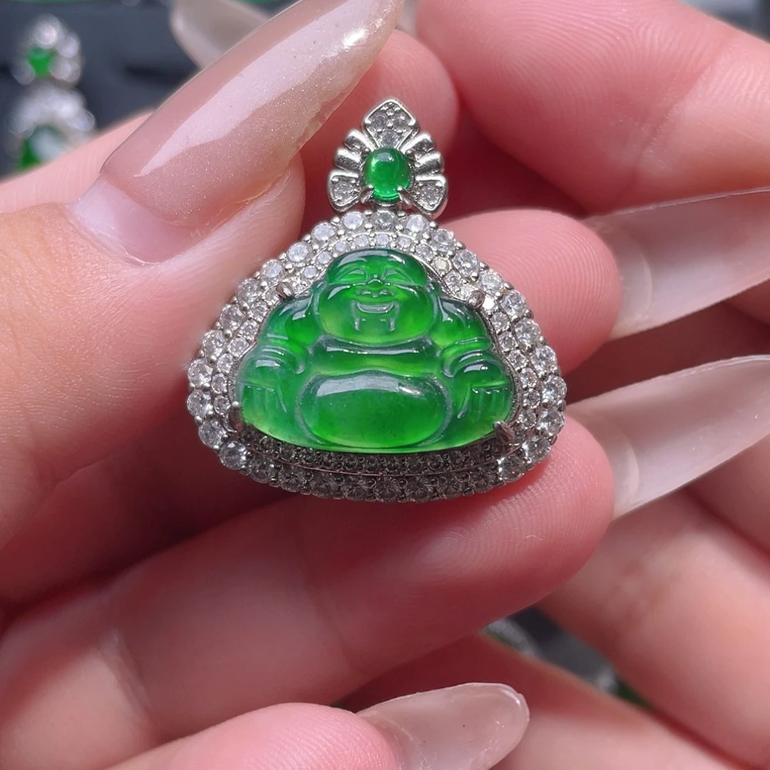 翡翠未镶嵌颈饰佛公