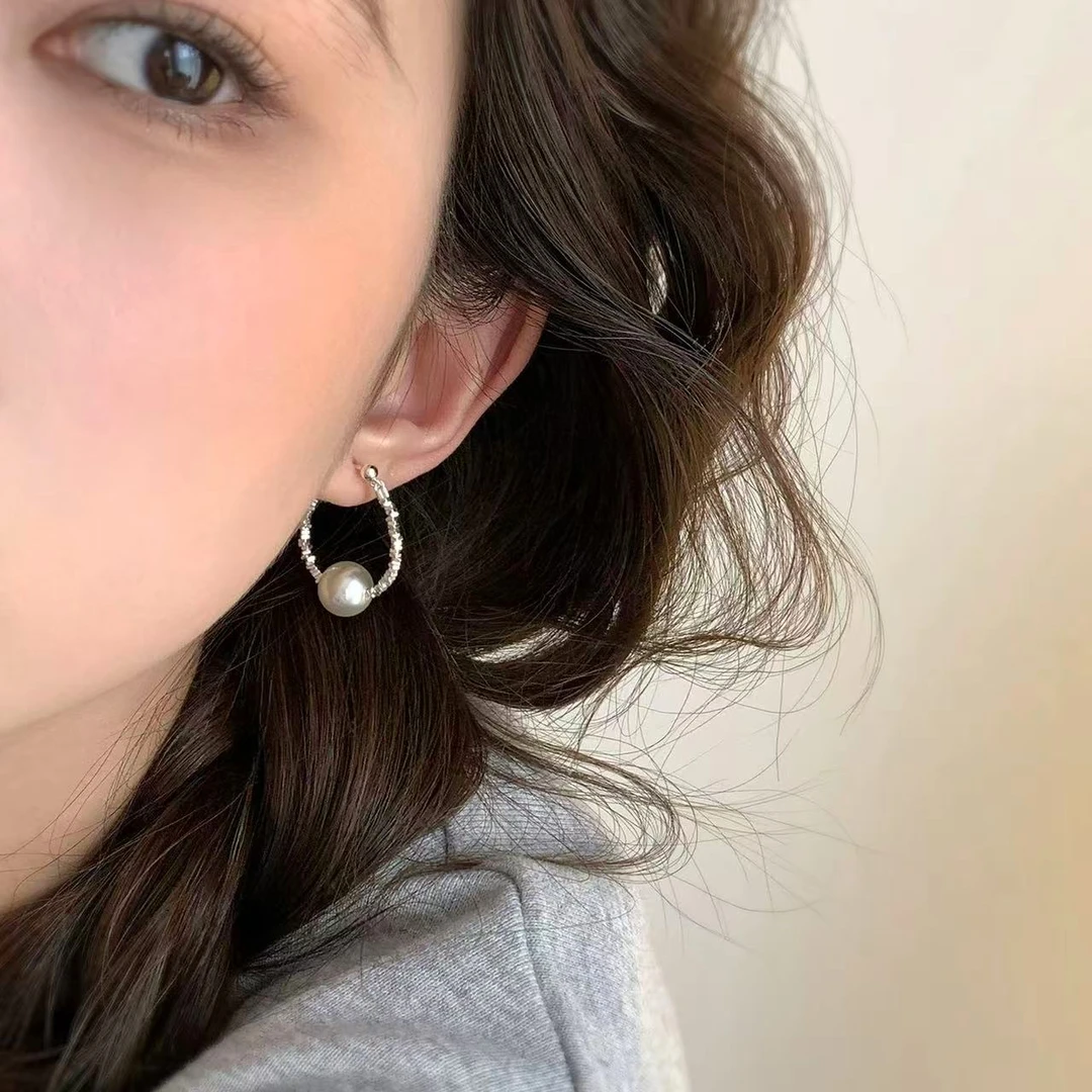 铜合金耳饰 高级感碎银仿珍珠耳钉女2025年新款精致时尚小众耳饰