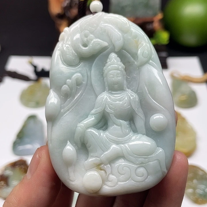 翡翠未镶嵌颈饰观音