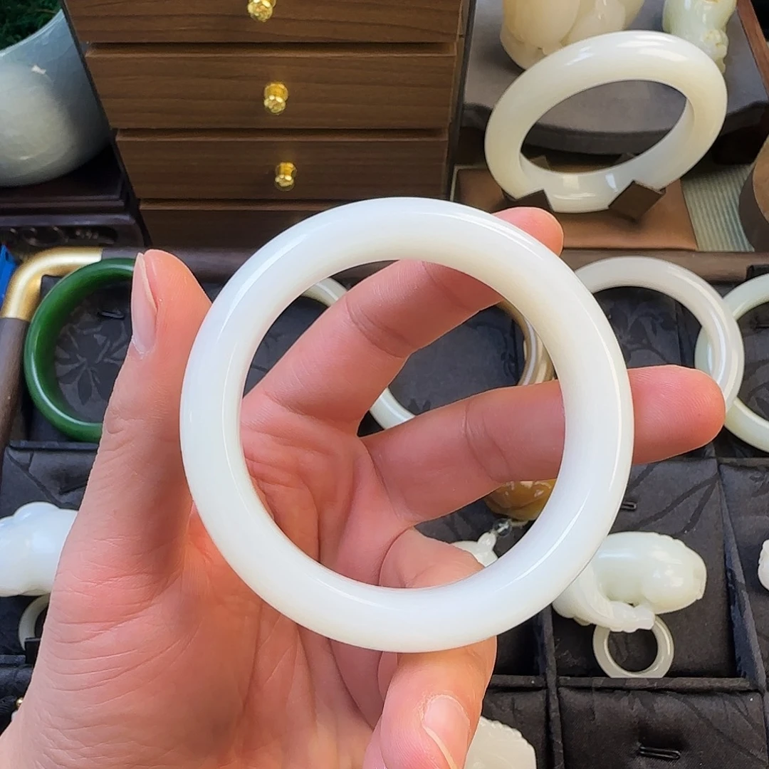 和田玉未镶嵌手镯俄料