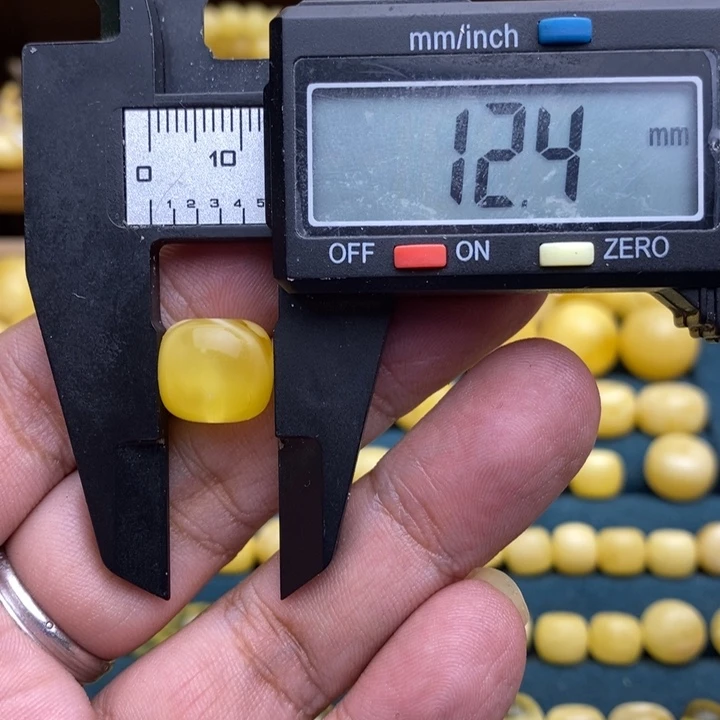 琥珀未镶嵌裸石34号12.4*11.2