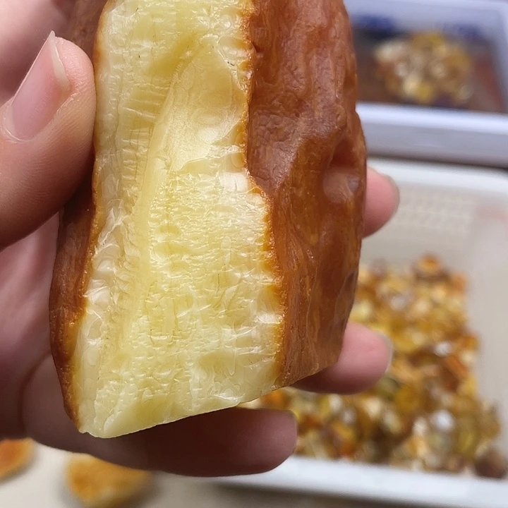 定制琥珀蜜蜡吊坠