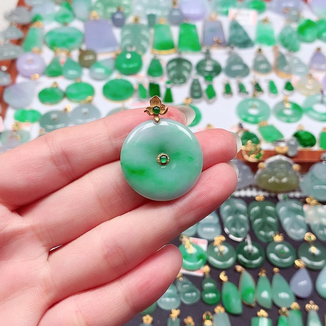 翡翠18K金镶嵌颈饰天然翡翠A货