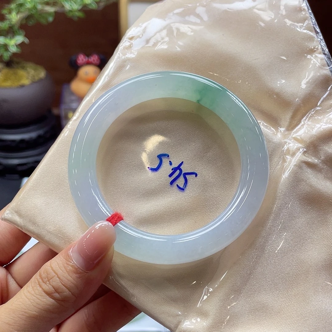 翡翠未镶嵌手镯55 号链接