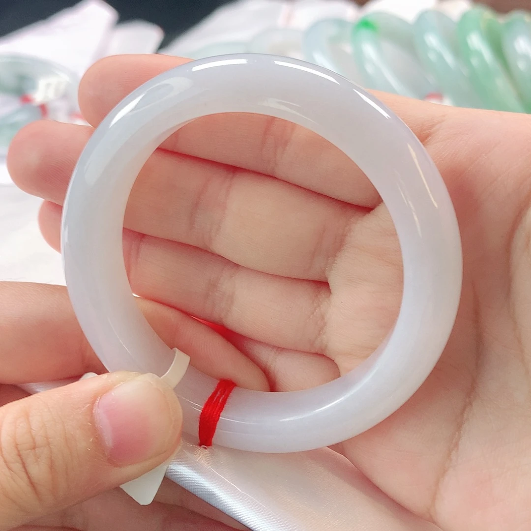 翡翠未镶嵌手镯缅甸A货翡翠手镯