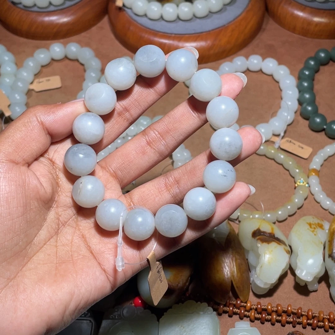 和田玉未镶嵌手串