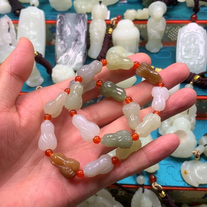 和田玉未镶嵌颈饰姬**华