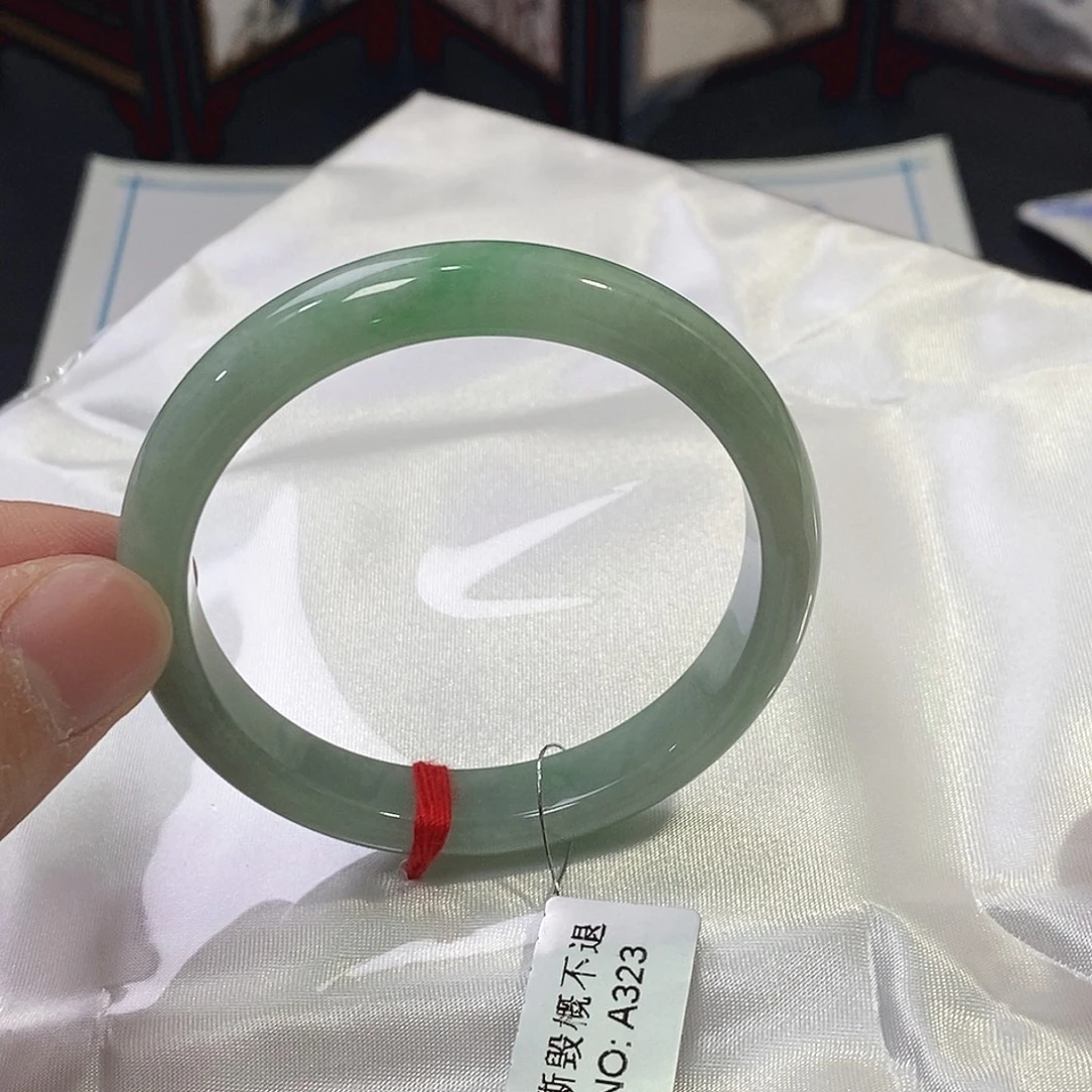 翡翠未镶嵌手镯51.8