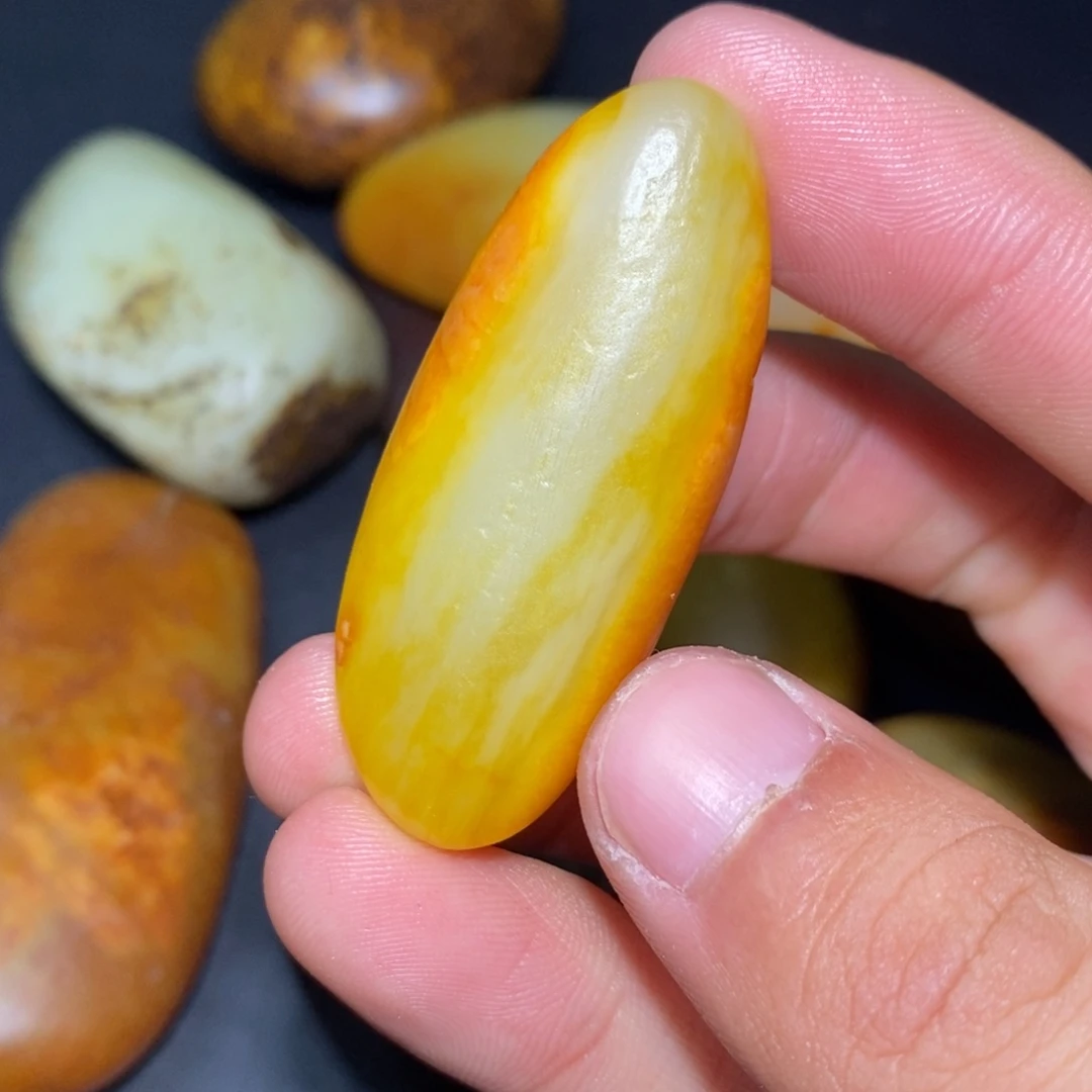 和田玉未镶嵌珠宝奇石