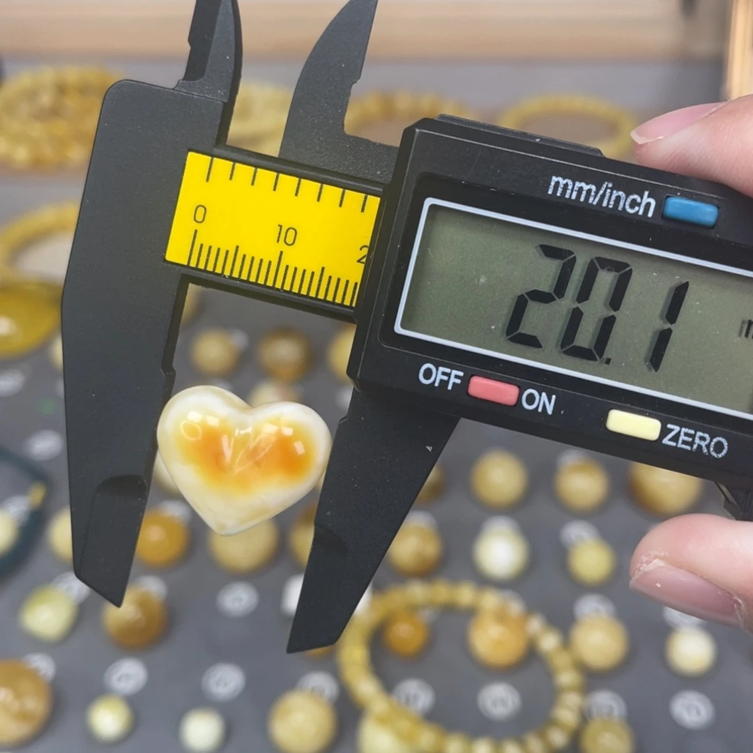 琥珀未镶嵌裸石82号