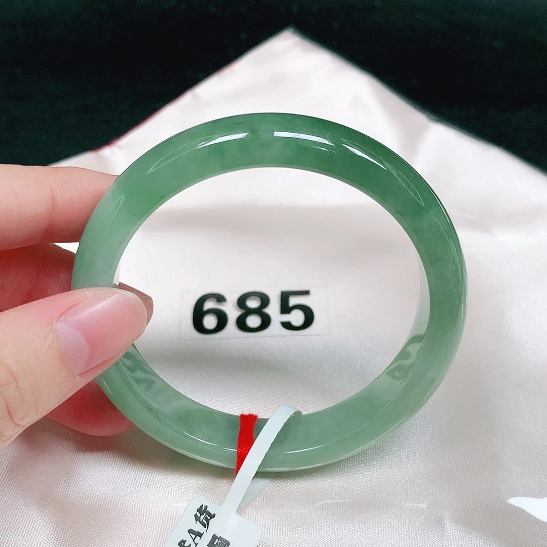 M***m翡翠未镶嵌手镯翡翠手镯未镶嵌