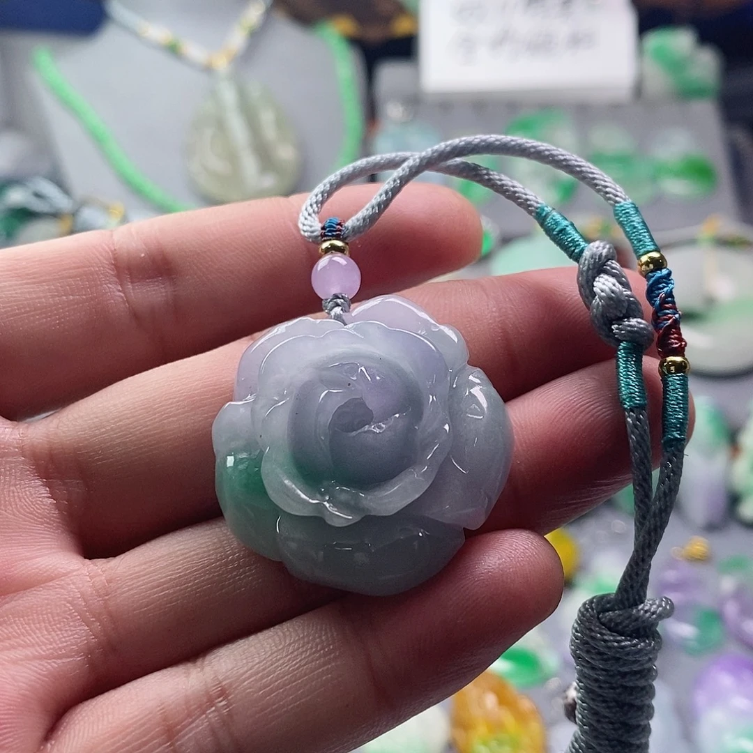 翡翠未镶嵌吊坠(赠链)