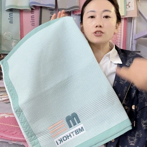 棉特价绿色小字母