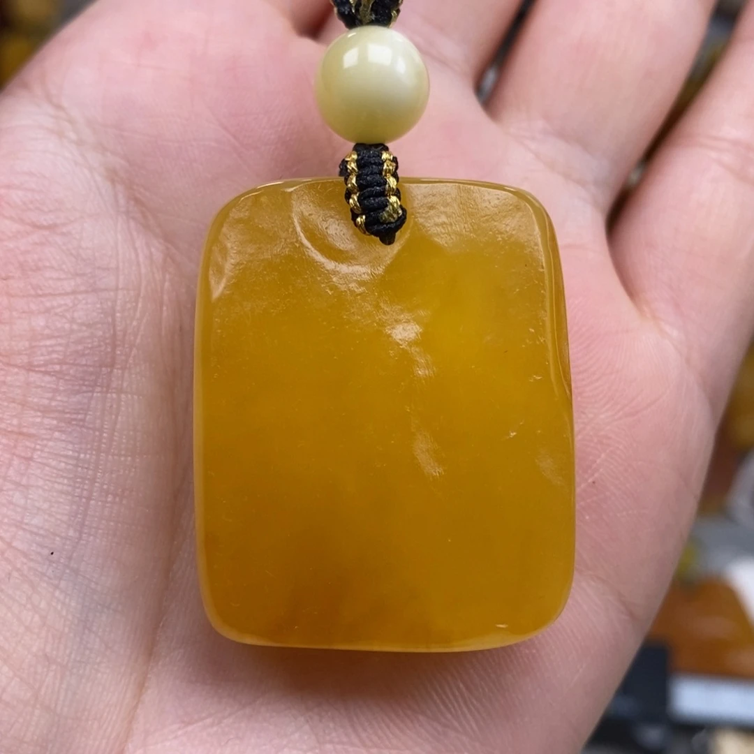 未镶嵌琥珀珠宝奇石