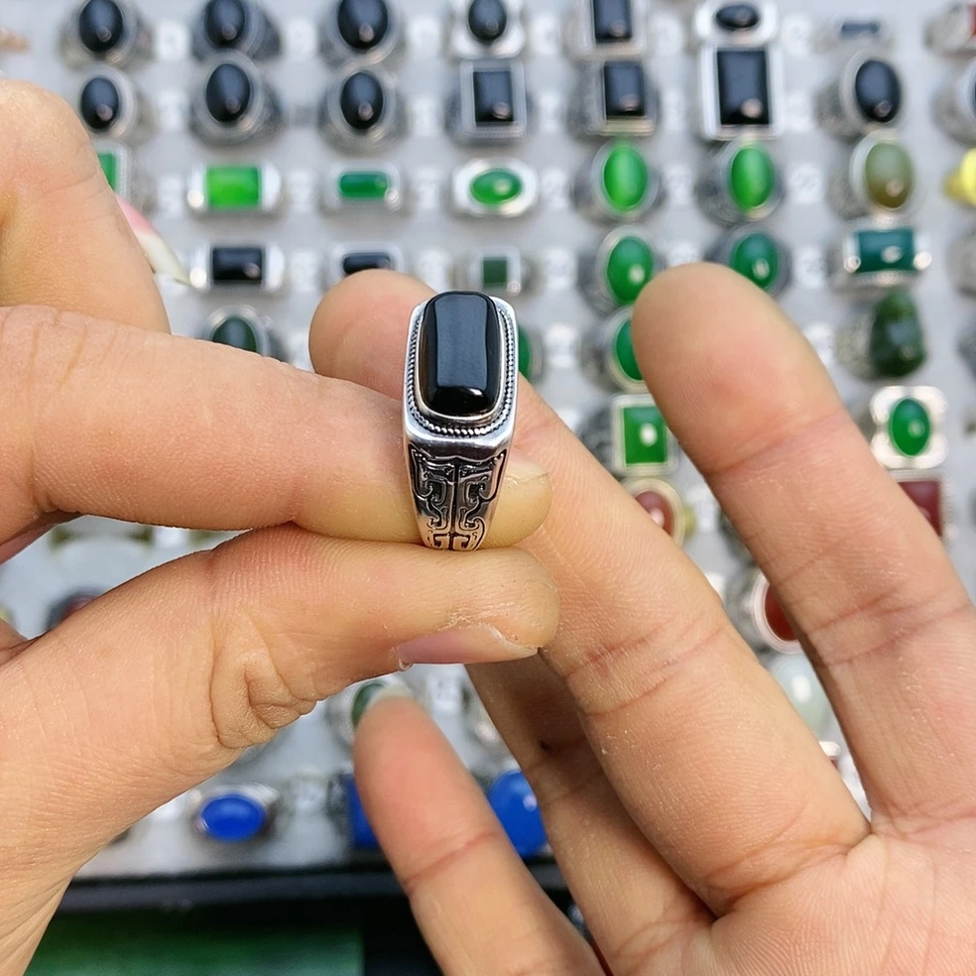 吴***强时尚休闲时尚大方