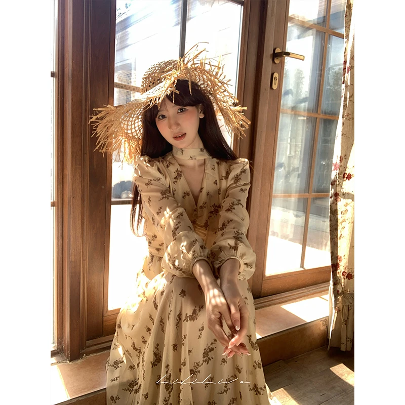 【春日圆舞曲】2025春季新款法式气质印花复古显瘦连衣裙子DRC029